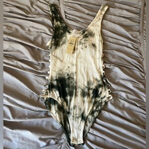 American Eagle (Don’t ask why brand) Tie-Dye Ribbed Bodysuit with Side Details